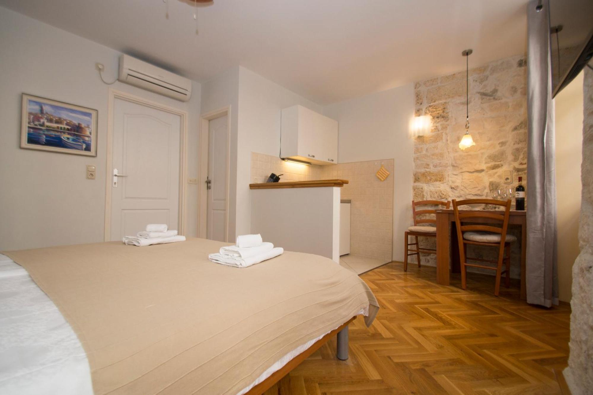 Old Town Apartments كورتْشولا المظهر الخارجي الصورة