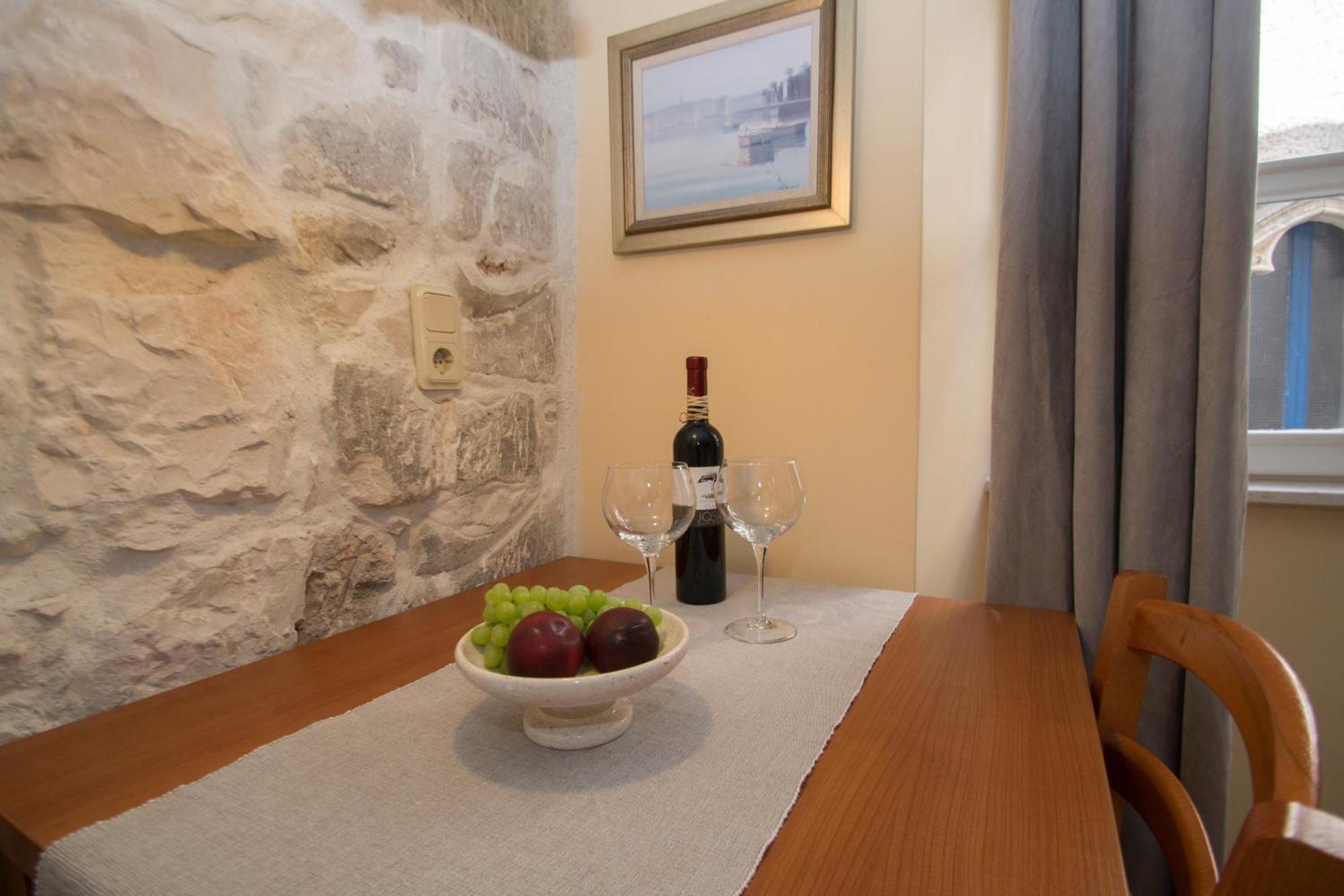 Old Town Apartments كورتْشولا المظهر الخارجي الصورة