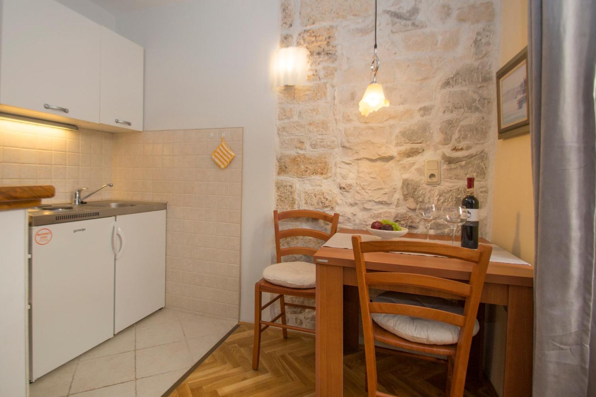 Old Town Apartments كورتْشولا المظهر الخارجي الصورة