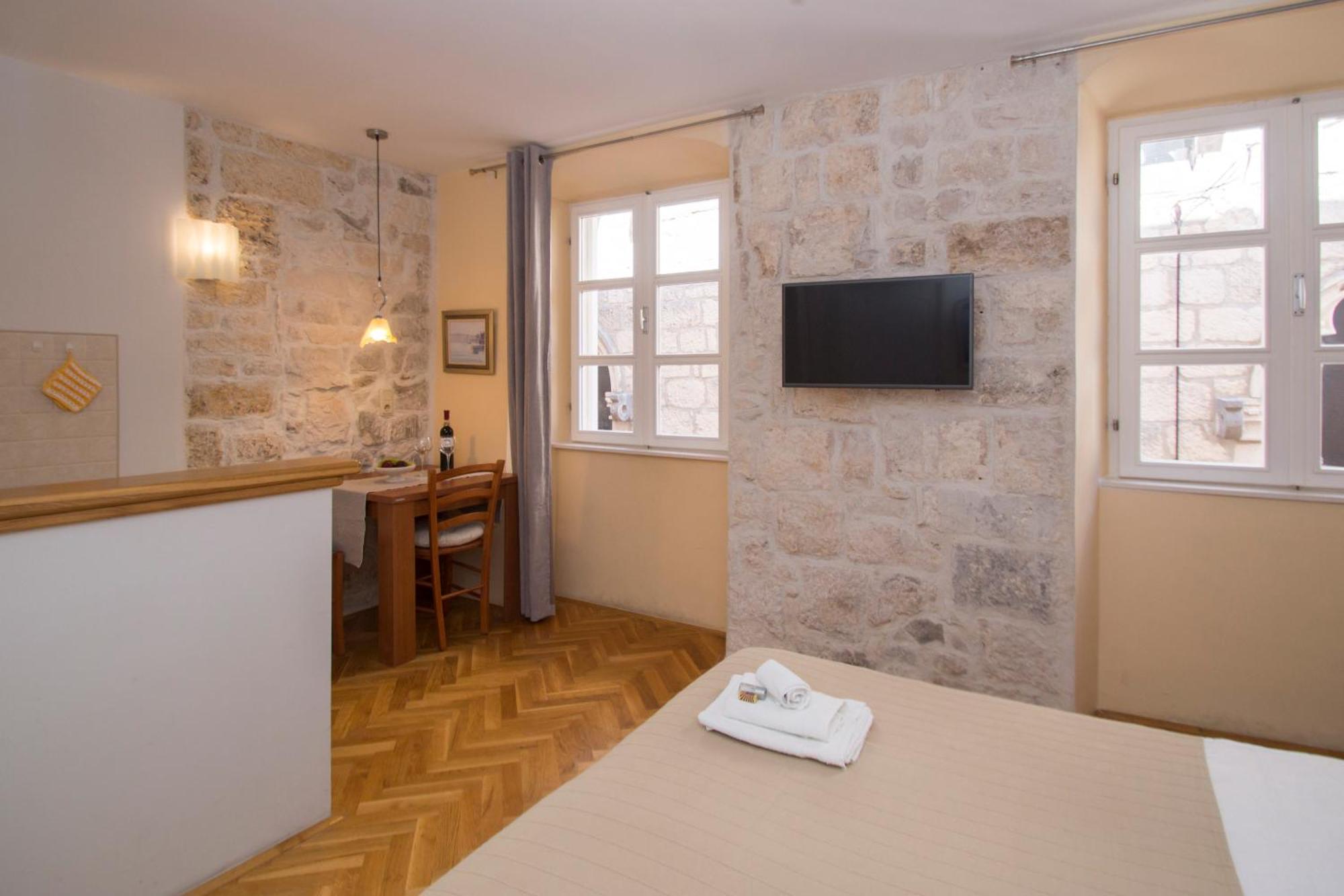 Old Town Apartments كورتْشولا المظهر الخارجي الصورة